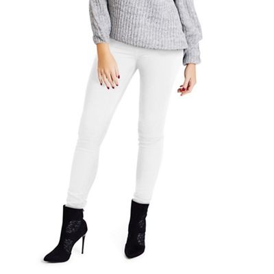 Jessica Wright for Sistaglam White 'Jenine' denim high waisted skinny jeans